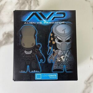 LootCrate Exclusive AVP Alien Vs. Predator Titans Vinyl Figures 2015 Collectible
